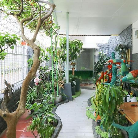 Emy'S Guesthouse Jenggrik Ngoại thất bức ảnh