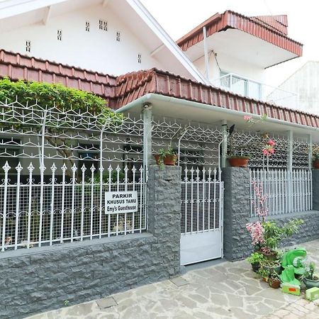 Emy'S Guesthouse Jenggrik Ngoại thất bức ảnh