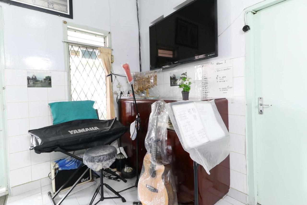 Emy'S Guesthouse Jenggrik Ngoại thất bức ảnh